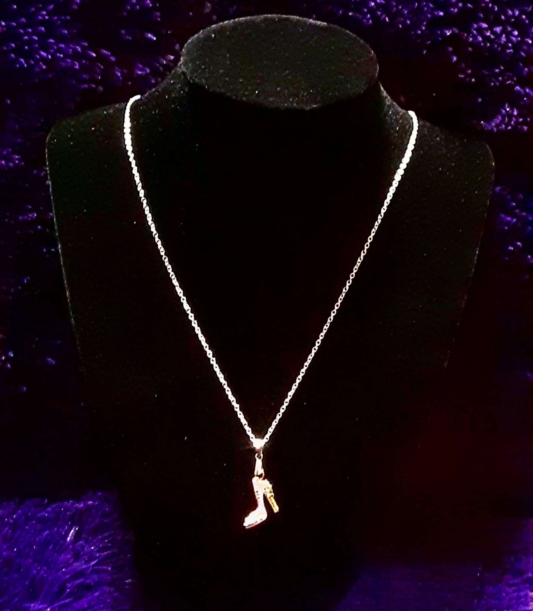 NOOK & CANDLE Jewelry  Boutique Silver Plated link chain with Platinum Bead Clasp and High Heel Pendent White